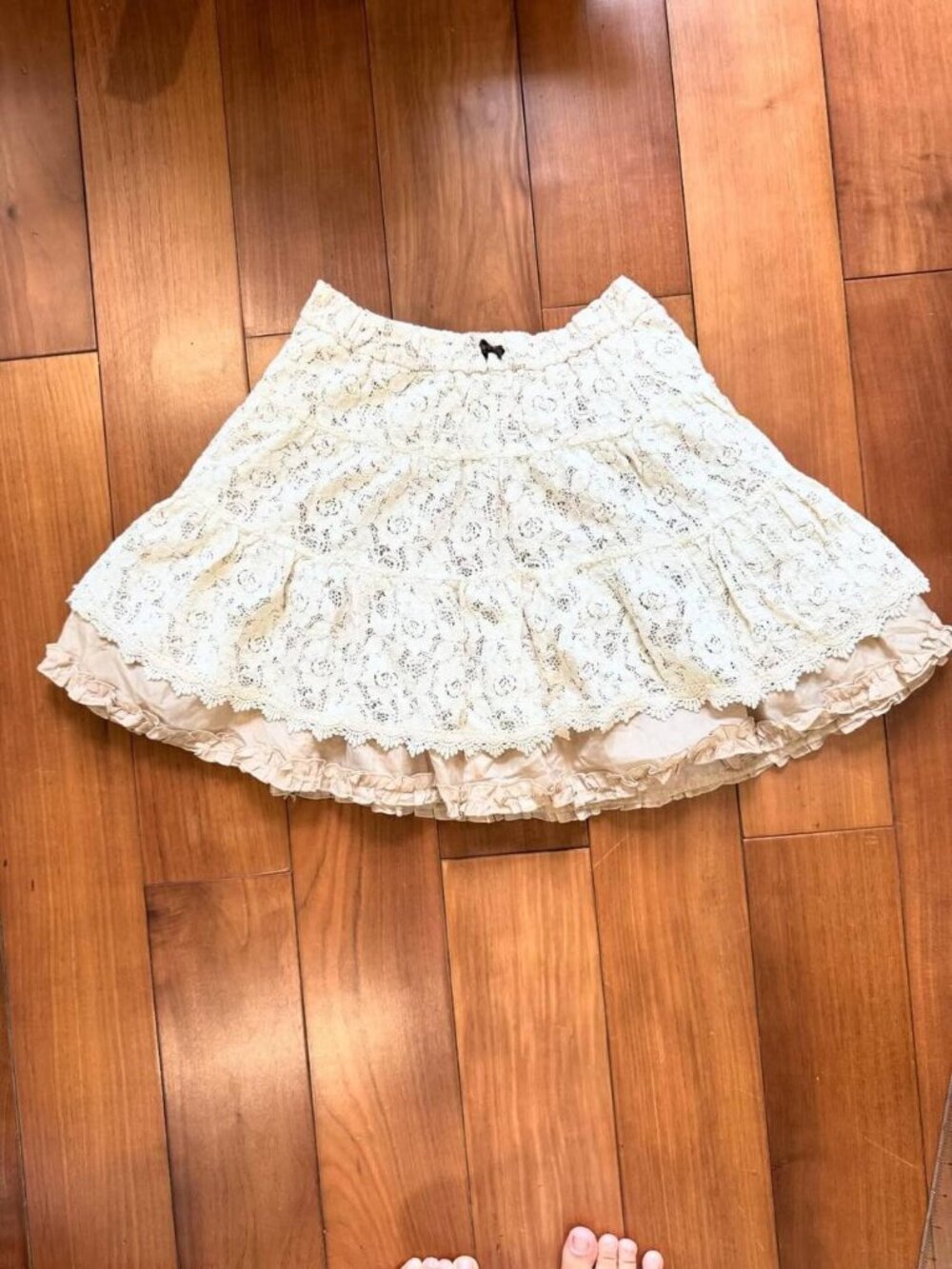 Cream Lace Mini Skirt - Picture 1 of 3